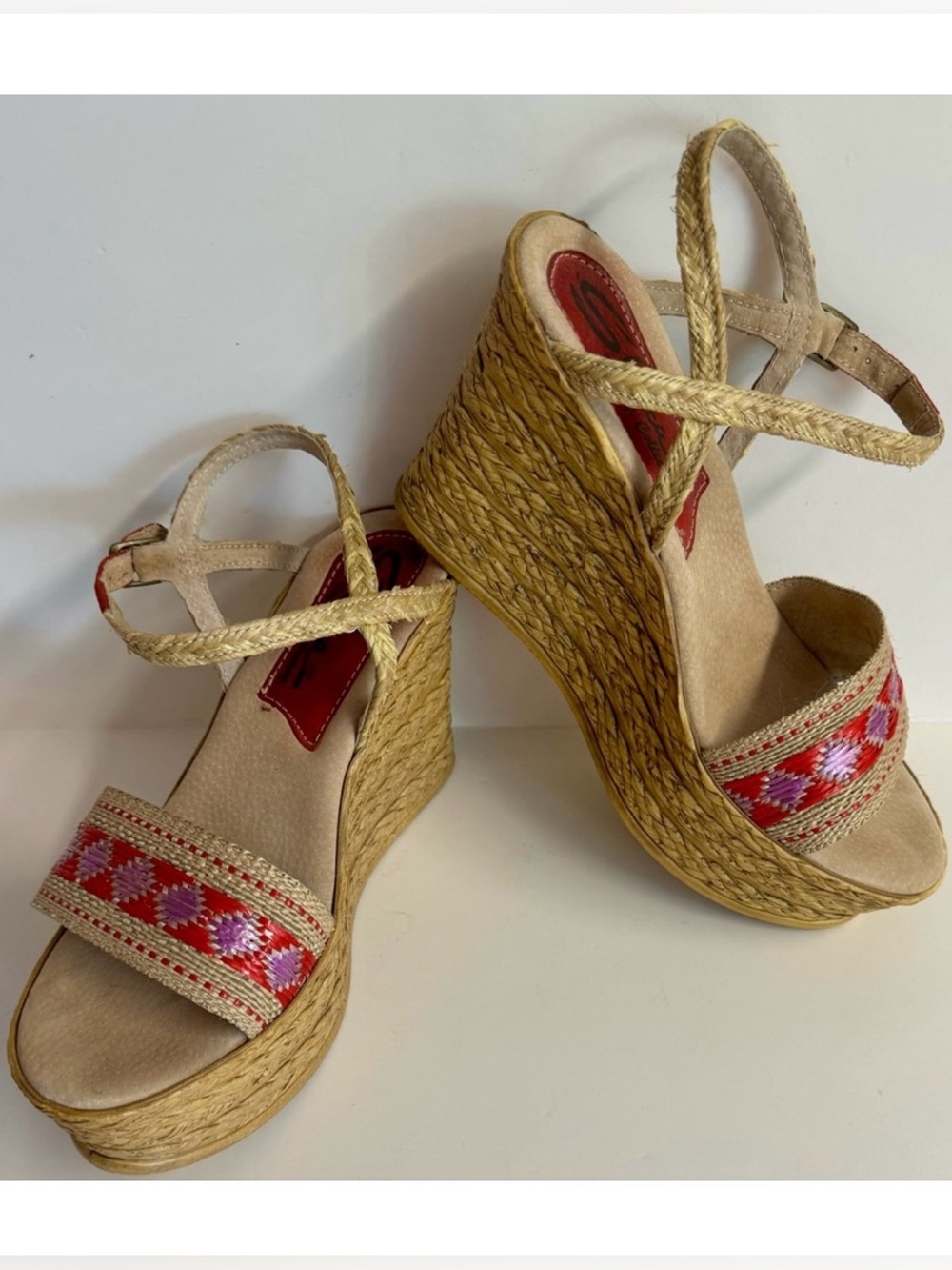 Sbicca Vintage Collection red and tan platform espadrilles summer sandal.Size 10
